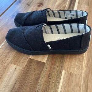 Tons women’s shoes size 7